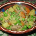 Паста с куриным филе и зеленым горошком
