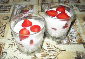 Творожный мусс с клубникой