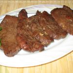 Торт из заварного крема со сметанной начинкой и фруктами
