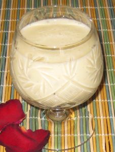 Молочный коктейль с киви и бананом