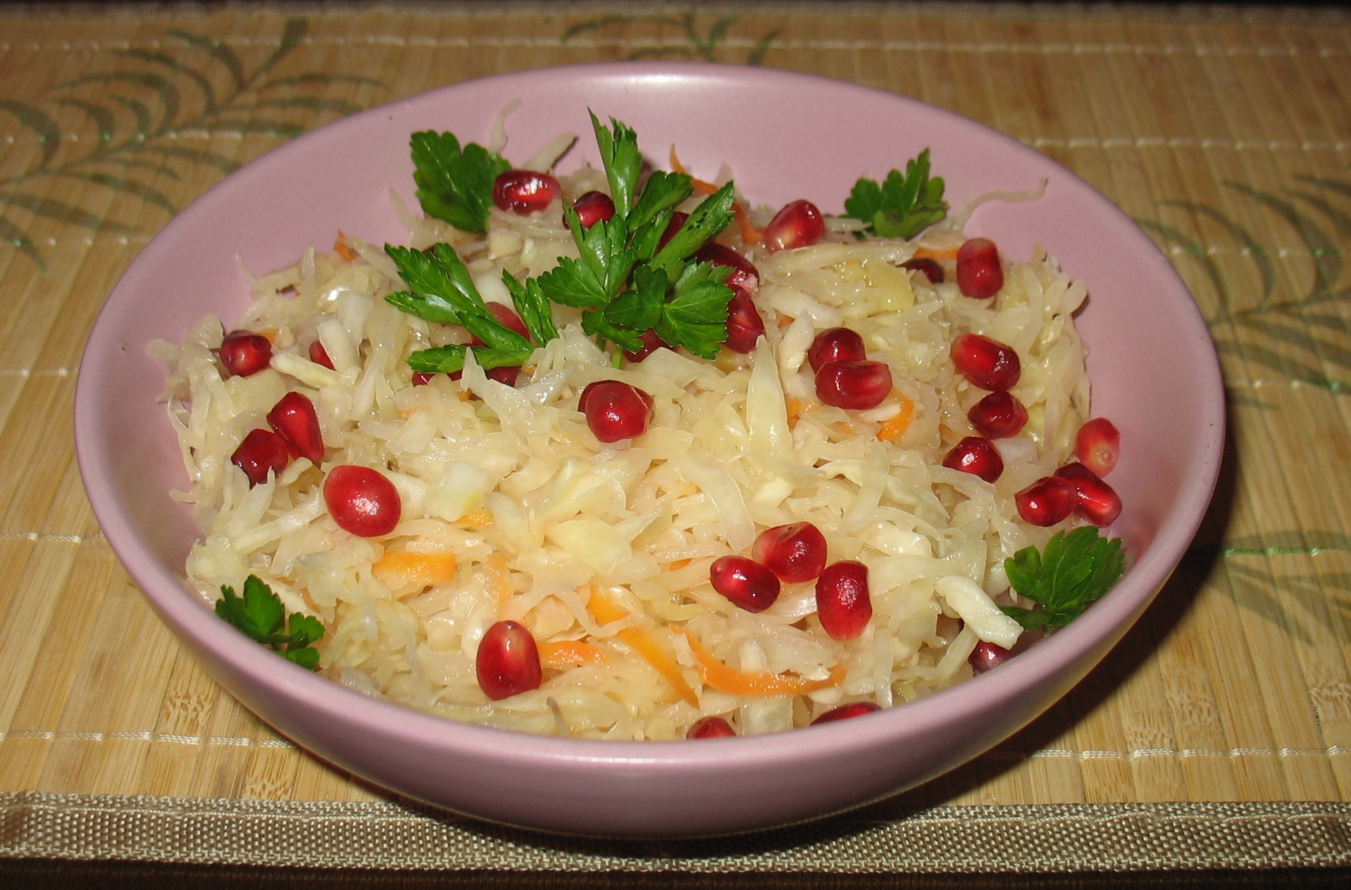 Квашеная капуста с гранатом