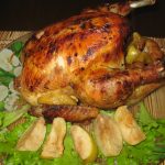 Запеченные яблоки, фаршированные черносливом и имбирем