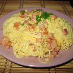 Сметанный крем с черносливом и орехами