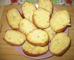Горячие бутерброды с сыром и сметано